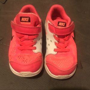 Nike toddlers girl sneakers 9c